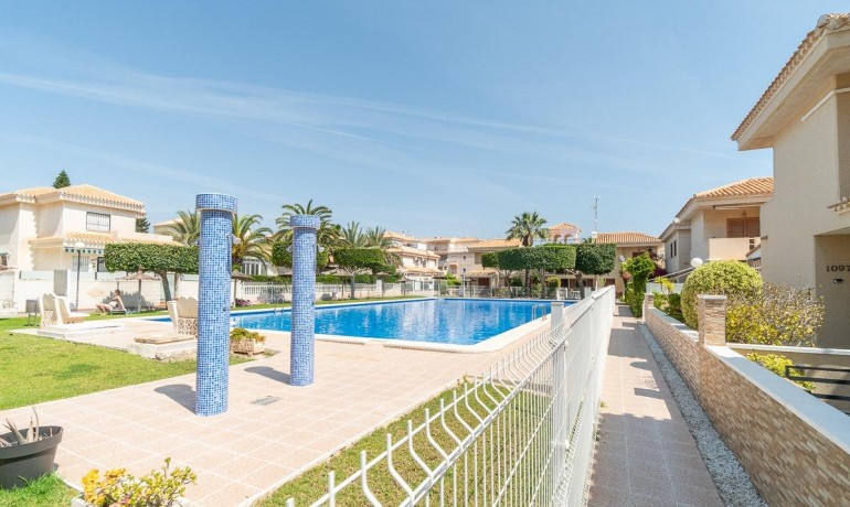 Venta - Villa -
Orihuela Costa - Playa Flamenca
