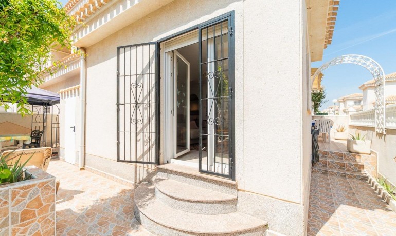 Venta - Villa -
Orihuela Costa - Playa Flamenca