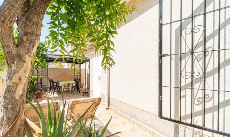 Venta - Villa -
Orihuela Costa - Playa Flamenca