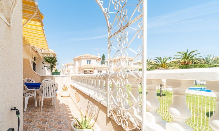 Venta - Villa -
Orihuela Costa - Playa Flamenca