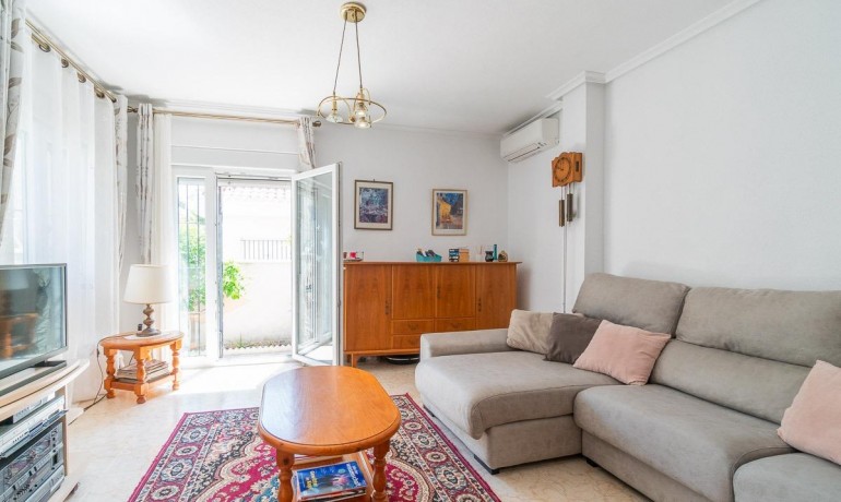 Venta - Villa -
Orihuela Costa - Playa Flamenca