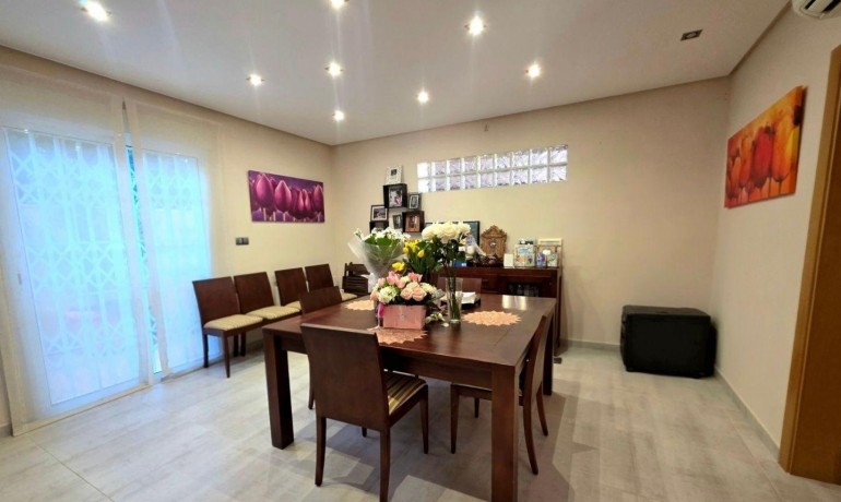 Venta - Villa -
Dehesa de campoamor - Campoamor