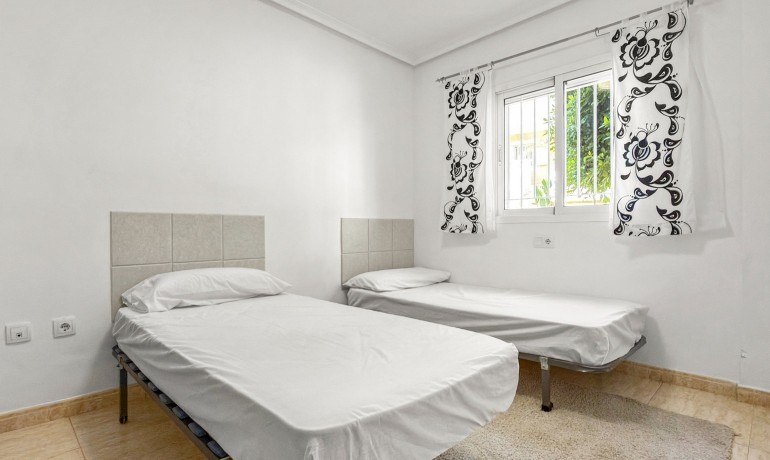 Venta - Apartamento / piso -
Orihuela Costa - Playa Flamenca