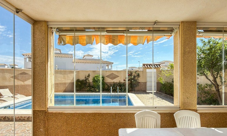Venta - Apartamento / piso -
Orihuela Costa - Playa Flamenca