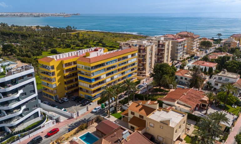 Revente - Appartement / Flat -
Orihuela Costa* - Punta Prima