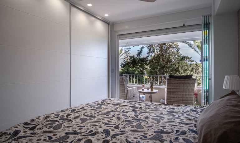 Revente - Appartement / Flat -
Orihuela Costa* - Punta Prima