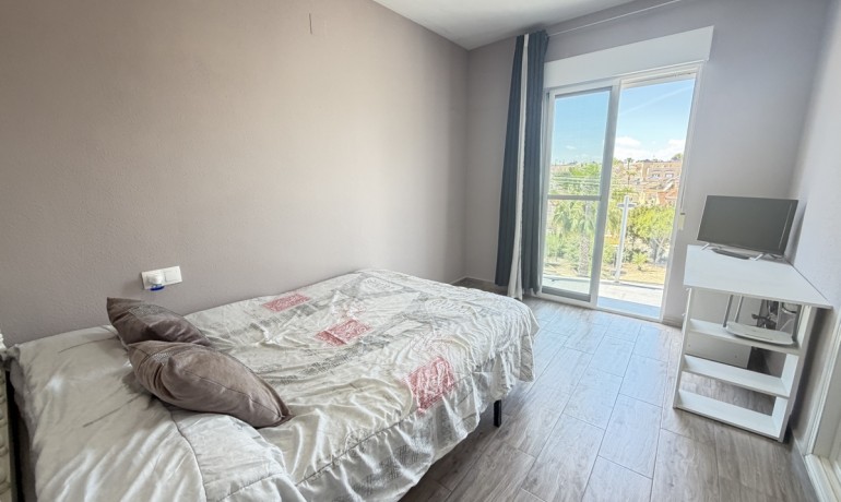 Sale - Villa -
Villamartin