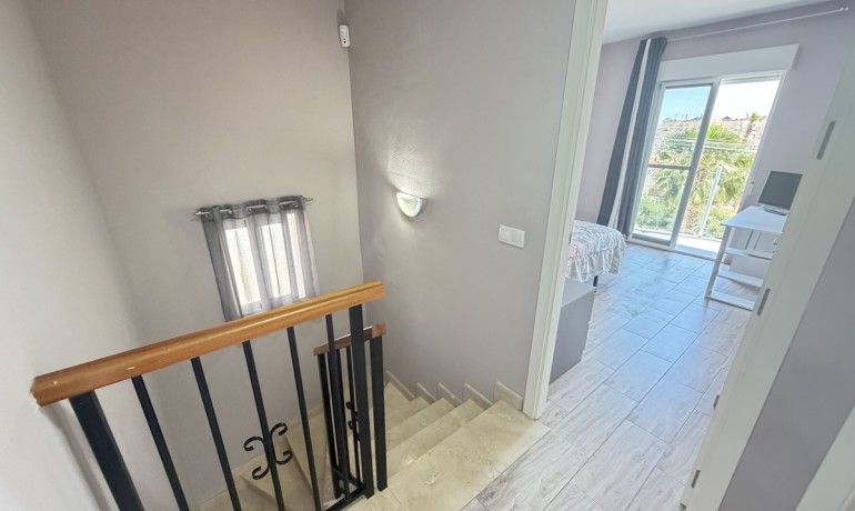 Sale - Villa -
Villamartin