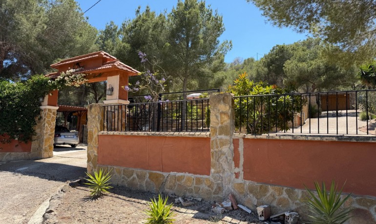 Sale - Finca / Country Property -
Orihuela* - Torremendo
