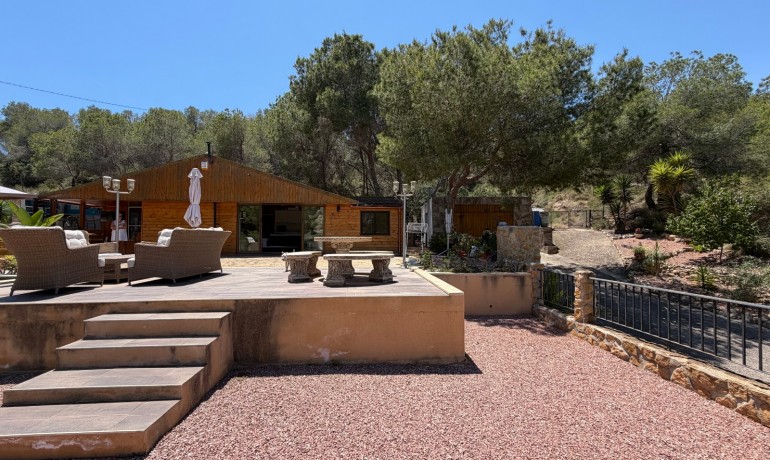 Sale - Finca / Country Property -
Orihuela* - Torremendo