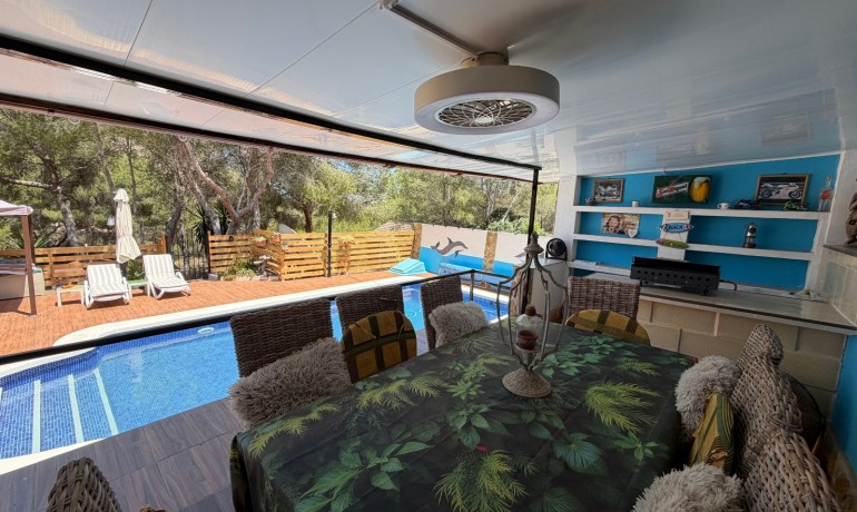 Sale - Finca / Country Property -
Orihuela* - Torremendo