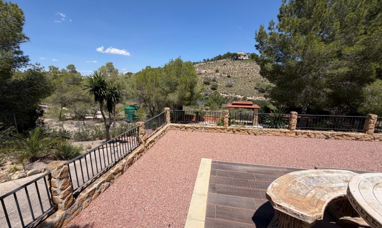 Sale - Finca / Country Property -
Orihuela* - Torremendo