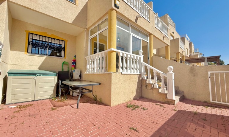 Sale - House -
Guardamar del Segura - El Eden