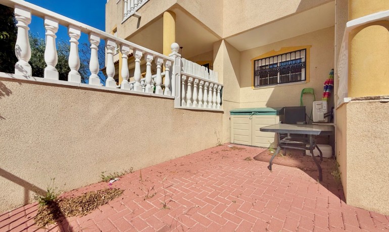 Sale - House -
Guardamar del Segura - El Eden
