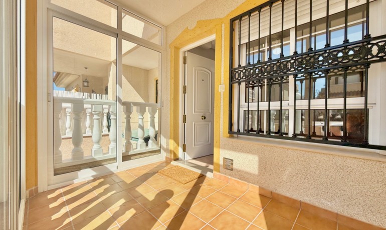 Sale - House -
Guardamar del Segura - El Eden