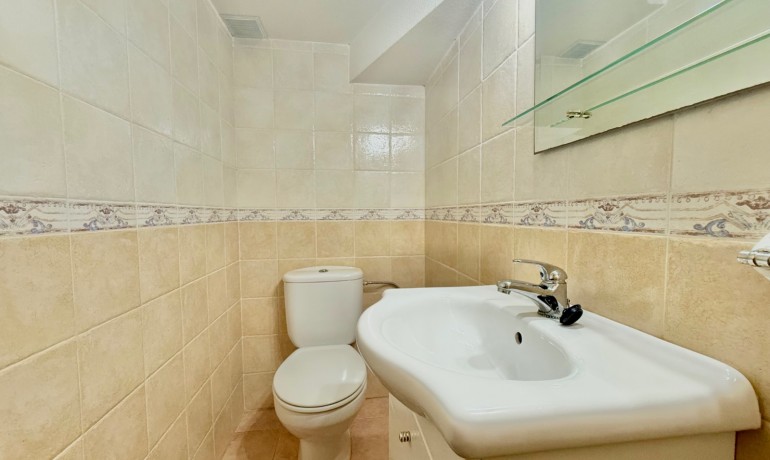 Sale - House -
Guardamar del Segura - El Eden