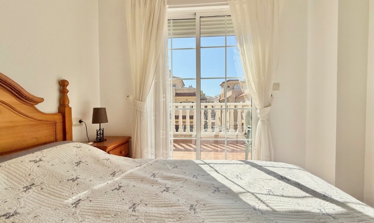 Sale - House -
Guardamar del Segura - El Eden