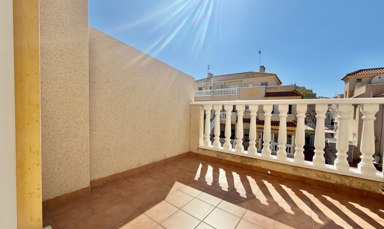 Sale - House -
Guardamar del Segura - El Eden
