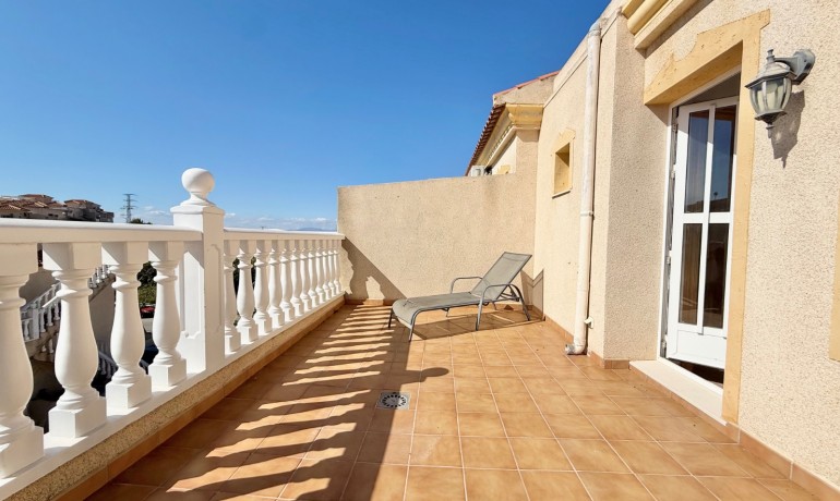 Sale - House -
Guardamar del Segura - El Eden
