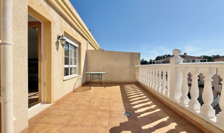 Sale - House -
Guardamar del Segura - El Eden