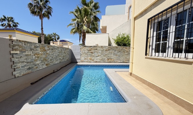 Venta - Villa -
Las Ramblas Golf