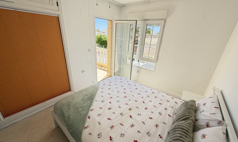 Venta - Villa -
Las Ramblas Golf