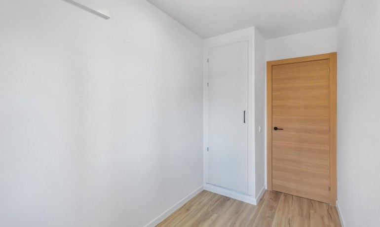 Sale - Apartment / Flat -
Torrevieja* - Torreblanca