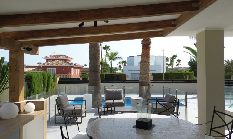 Sale - Villa -
L´Alfàs del Pí* - pueblo