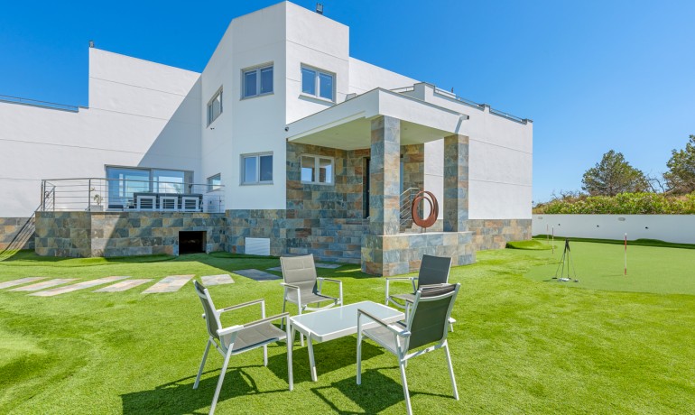 Herverkoop - Villa -
Torremendo