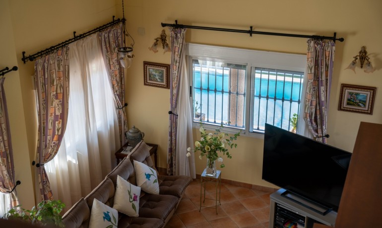 Venta - Finca Country Property -
Orihuela