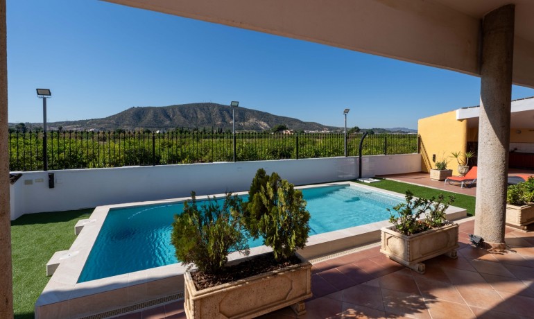 Venta - Finca Country Property -
Orihuela