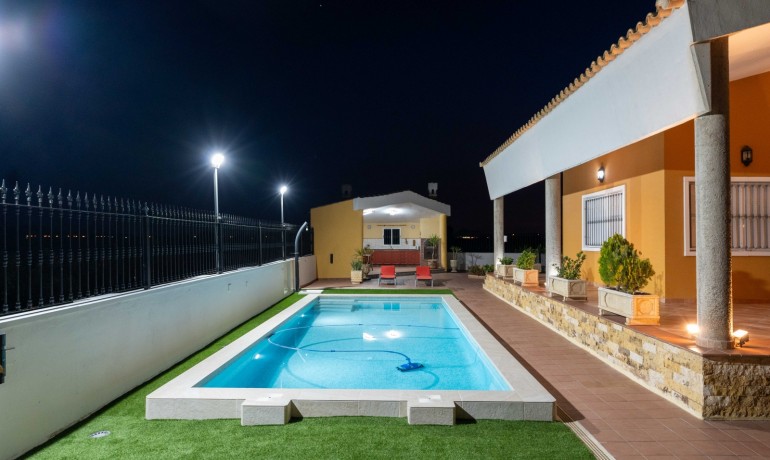 Venta - Finca Country Property -
Orihuela