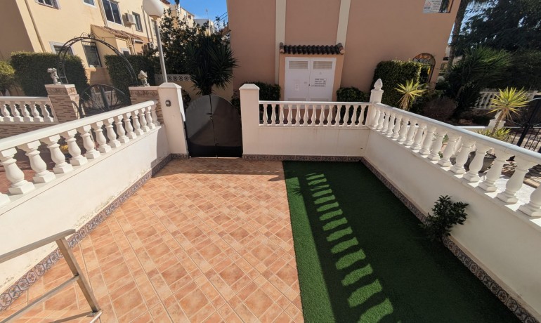 Sale - House -
Playa Flamenca