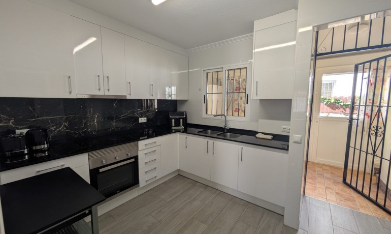 Sale - House -
Playa Flamenca
