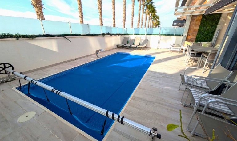 Revente - Villa -
Lomas de Cabo Roig