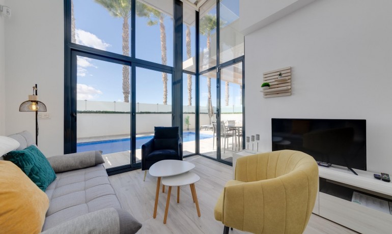 Revente - Villa -
Lomas de Cabo Roig