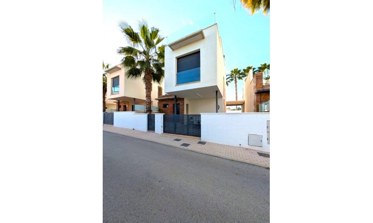 Revente - Villa -
Lomas de Cabo Roig