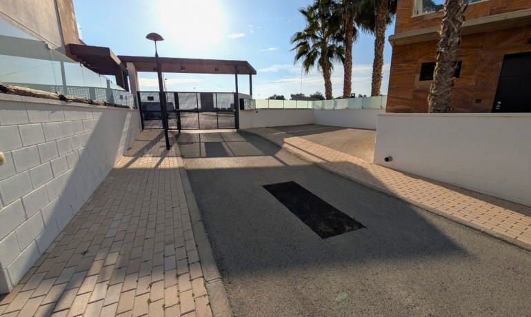 Revente - Villa -
Lomas de Cabo Roig