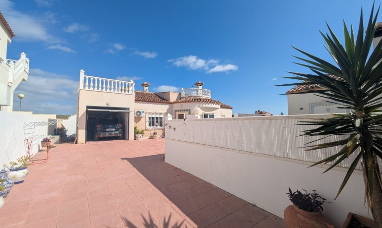 Venta - Villa -
San Miguel de Salinas - San Miguel De Salinas