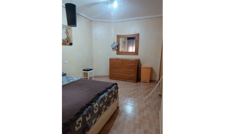 Venta - Apartamento / piso -
Los Montesinos