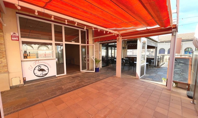 Venta - Comercial -
Algorfa - La Finca Golf