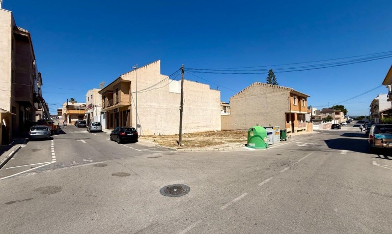 Venta - Plot -
San Miguel de Salinas - CENTRO URBANO
