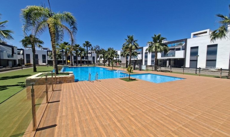 Sale - Apartment / Flat -
Guardamar del Segura* - El Raso