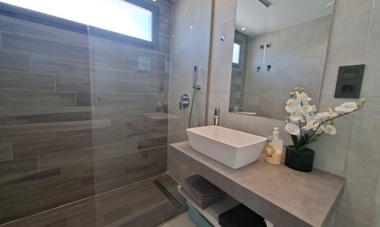 Sale - Apartment / Flat -
Guardamar del Segura* - El Raso