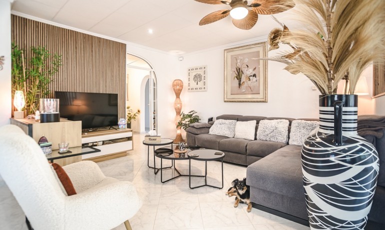 Venta - Casa -
La Marina - LA MARINA