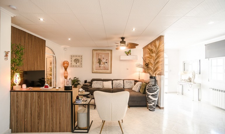 Venta - Casa -
La Marina - LA MARINA