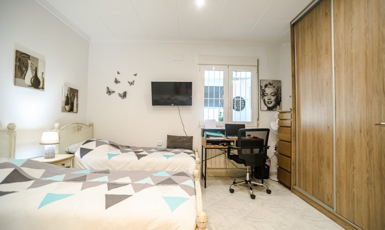 Venta - Casa -
La Marina - LA MARINA