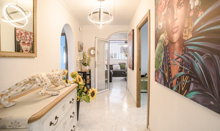 Venta - Casa -
La Marina - LA MARINA