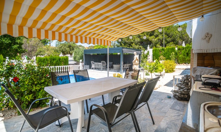 Venta - Casa -
La Marina - LA MARINA