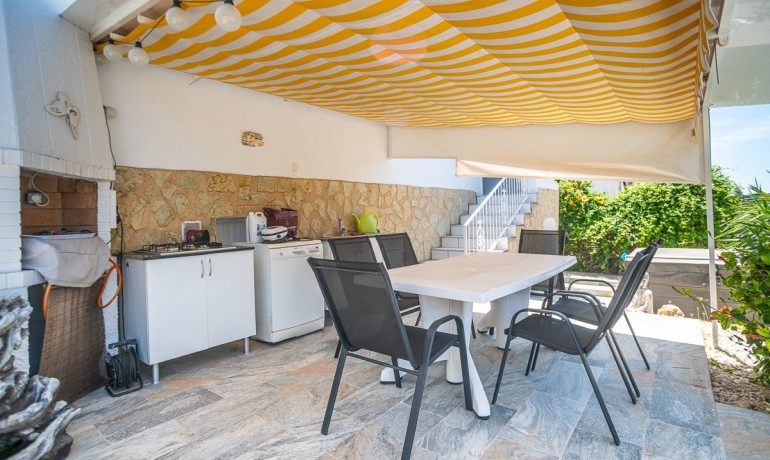 Venta - Casa -
La Marina - LA MARINA